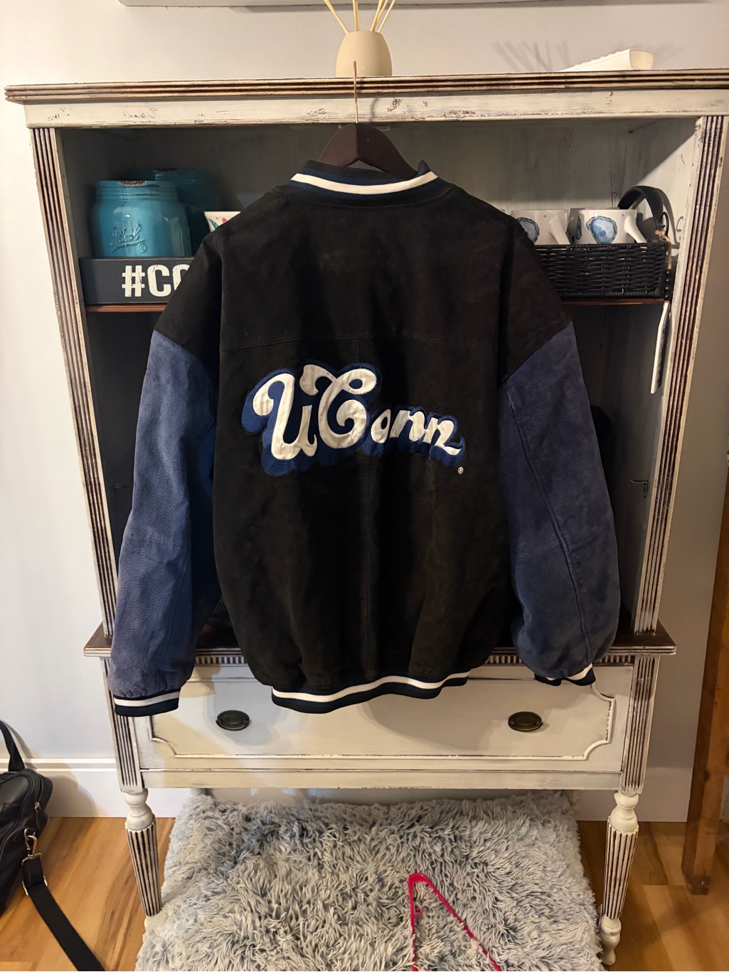 Vtg Officially Licensed Collegiate Products 100% Leather Suede Uconn Jacket Xl